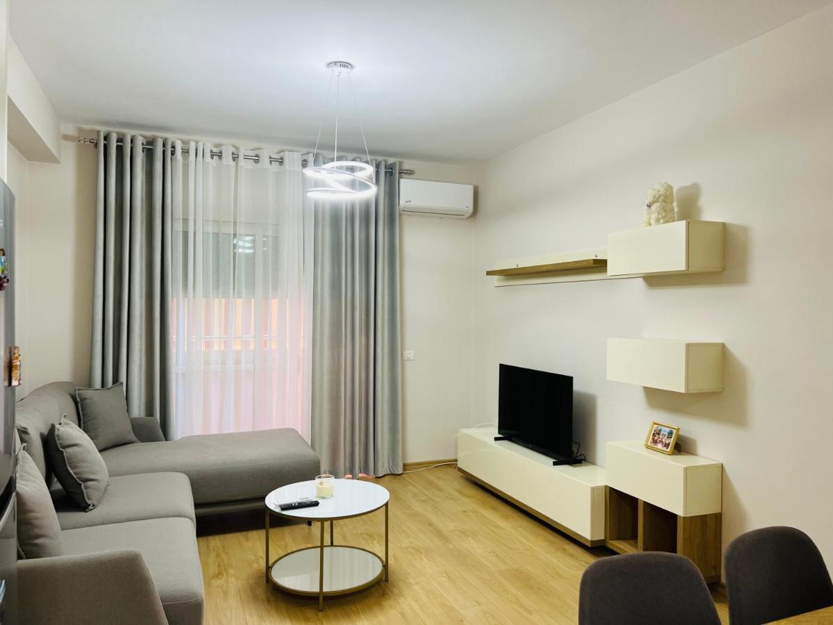 Lovely Apartment, Free Parking Tirana Eksteriør billede