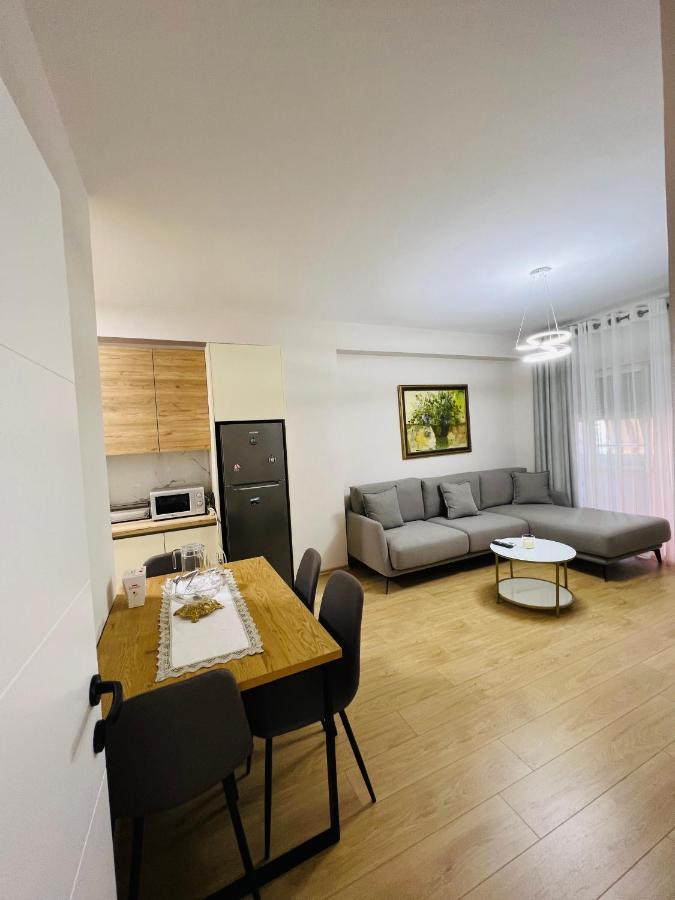 Lovely Apartment, Free Parking Tirana Eksteriør billede