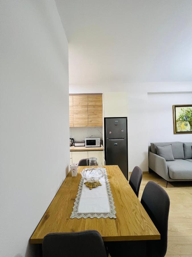 Lovely Apartment, Free Parking Tirana Eksteriør billede
