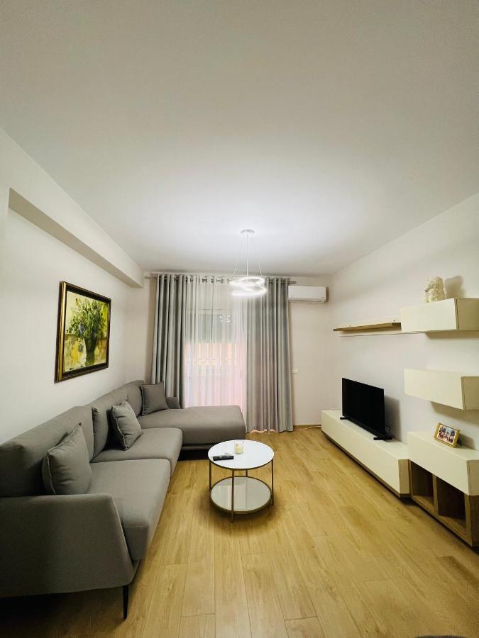 Lovely Apartment, Free Parking Tirana Eksteriør billede